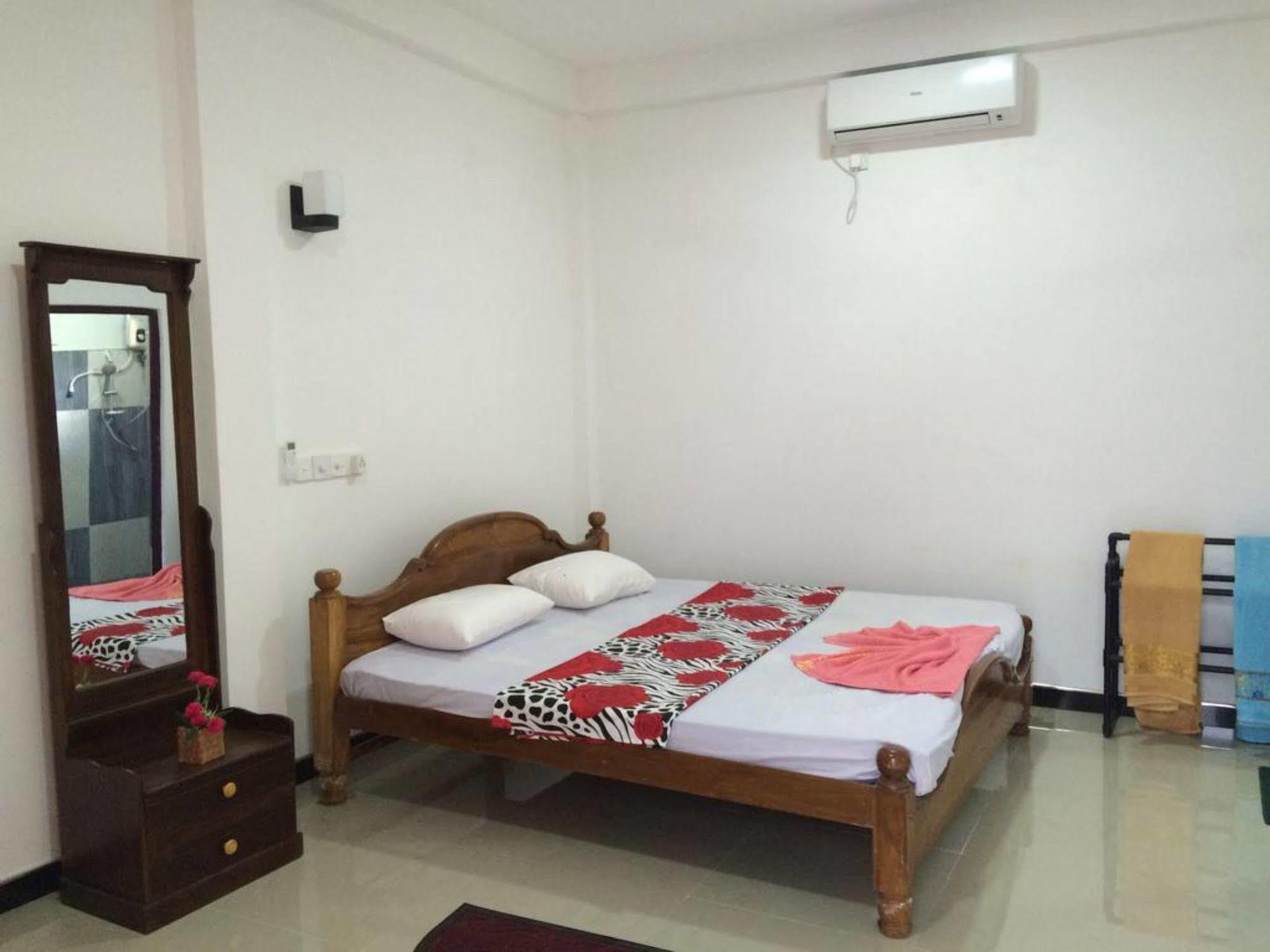 Sun Rest Mirissa Hotel Banduramulla Exterior photo