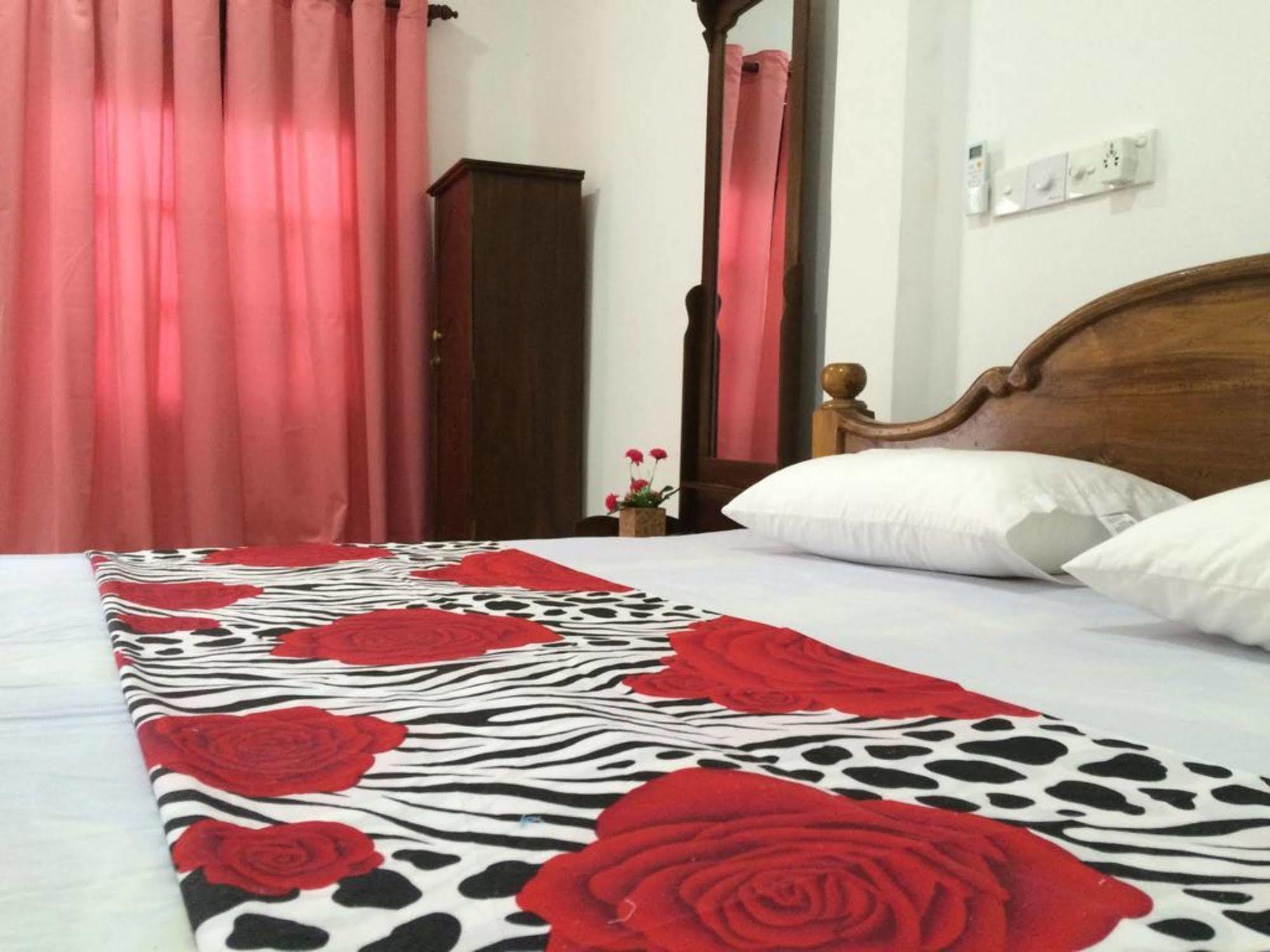 Sun Rest Mirissa Hotel Banduramulla Exterior photo