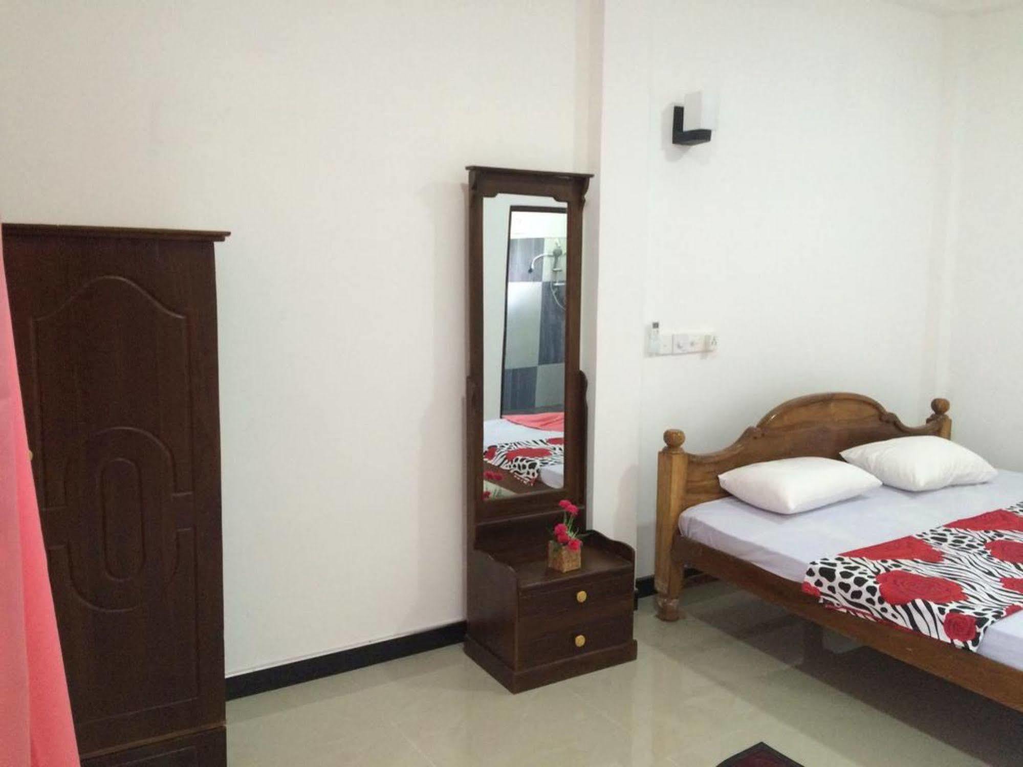 Sun Rest Mirissa Hotel Banduramulla Exterior photo